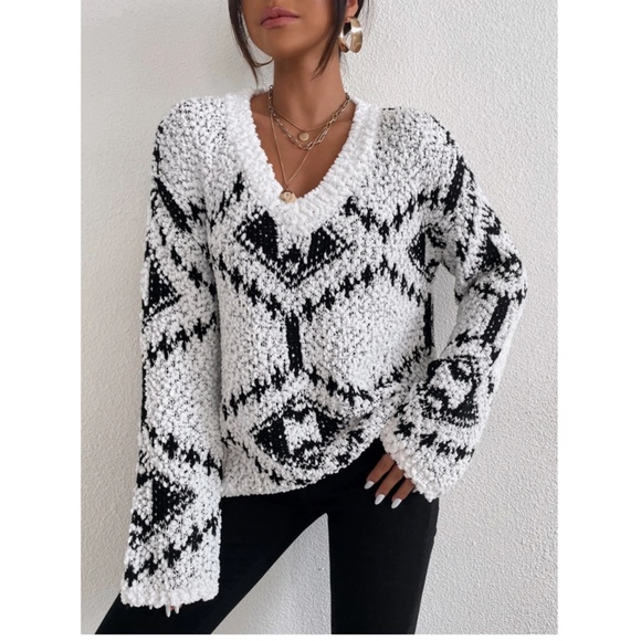 Geometric Aztec Printed White Black Sweater V-Neck Oversized Knit - Picture 4 of 9